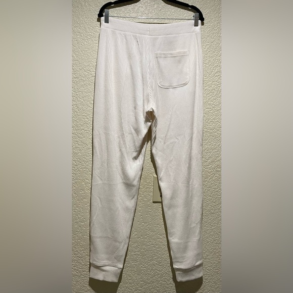 Alo Yoga NWOT Muse Sweatpants Ivory Size L - Picture 9 of 11